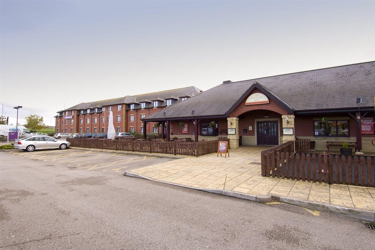 Premier Inn Blackpool East Exterior photo